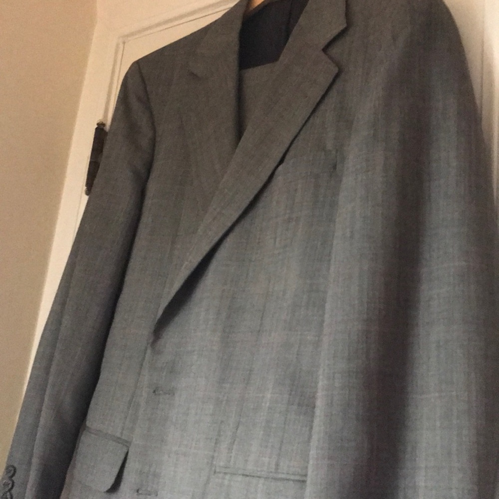 Tom James Men’s Suit! Jacket and Pants!